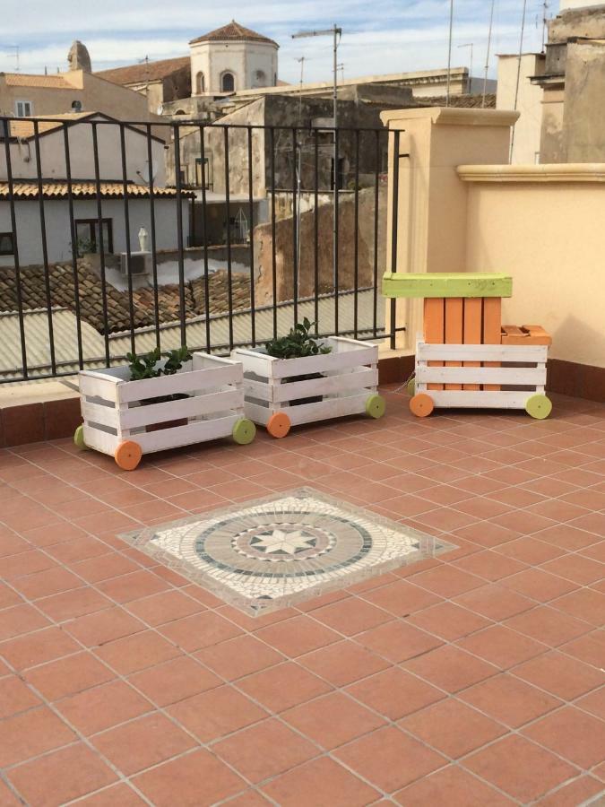 シラクーサ La Terrazza Sul Vicolo Bed & Breakfast エクステリア 写真