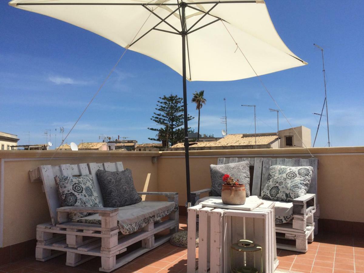 シラクーサ La Terrazza Sul Vicolo Bed & Breakfast エクステリア 写真