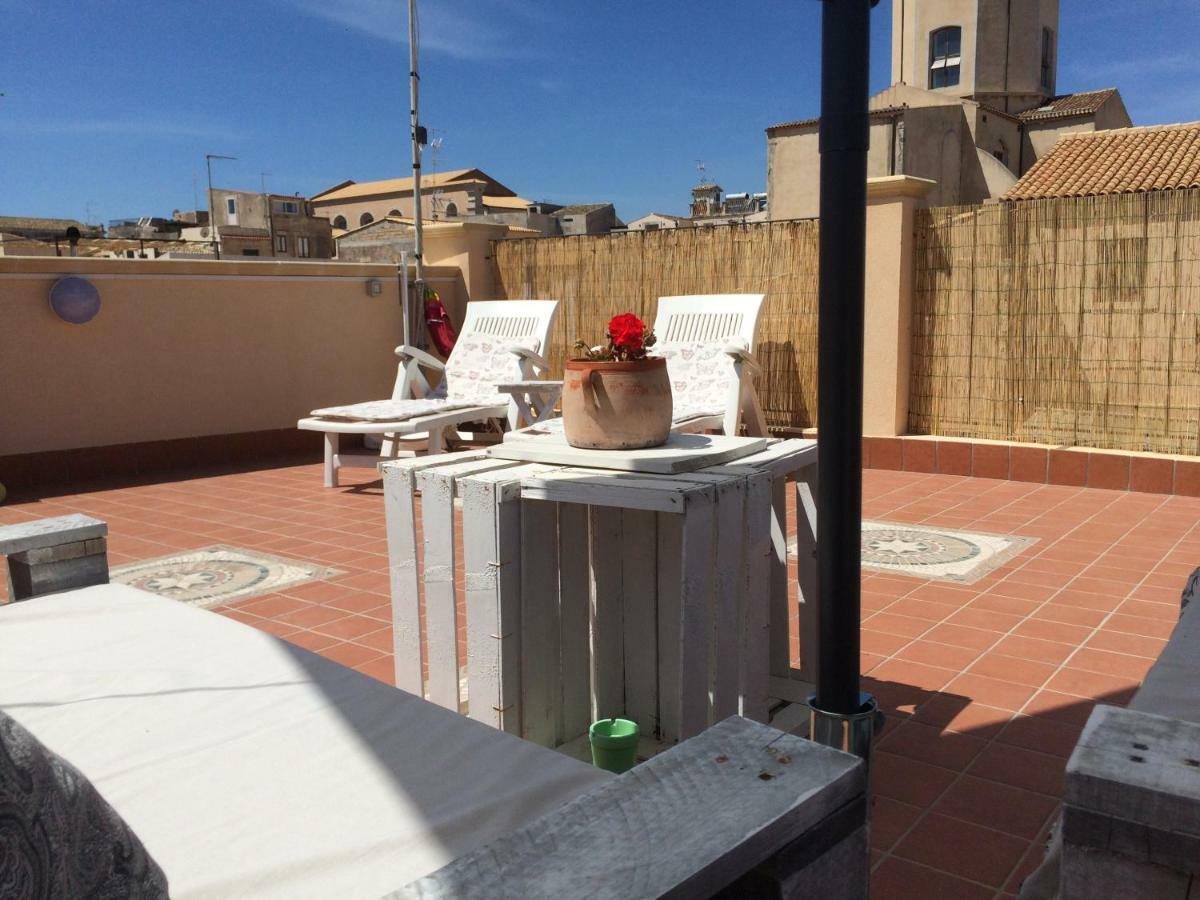 シラクーサ La Terrazza Sul Vicolo Bed & Breakfast エクステリア 写真