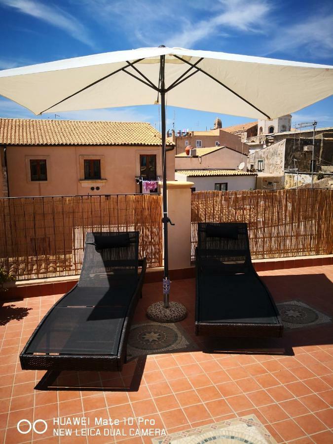 シラクーサ La Terrazza Sul Vicolo Bed & Breakfast エクステリア 写真
