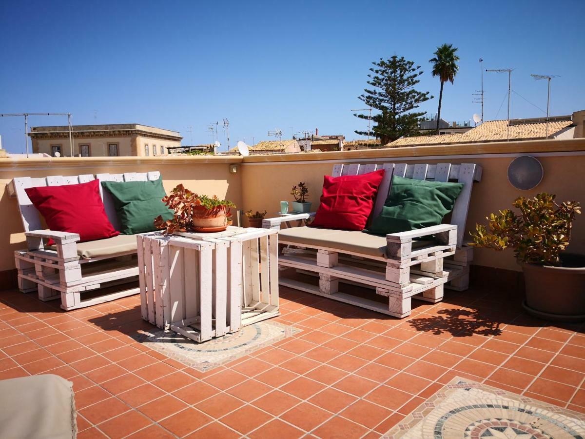 シラクーサ La Terrazza Sul Vicolo Bed & Breakfast エクステリア 写真